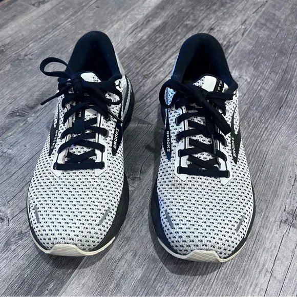 Brooks Adrenaline GTS 22 Size 9 Running Shoes - Picture 3 of 6